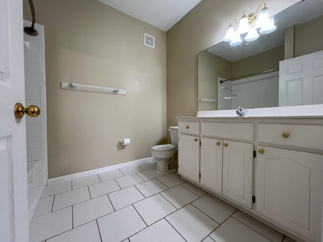 Building Photo - 1517 Applewood Way