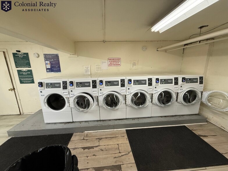 Building Photo - 72 Egmont St