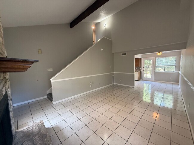 Building Photo - 7001 Winedale Dr