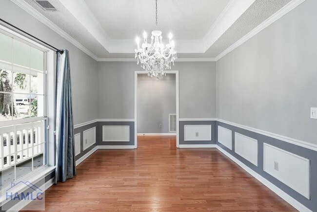 Building Photo - 405 Club Dr