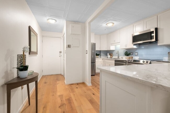 Building Photo - 46 Concord Ave