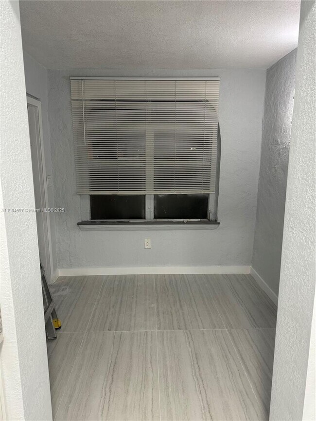 Building Photo - 1101 NW 32nd Pl