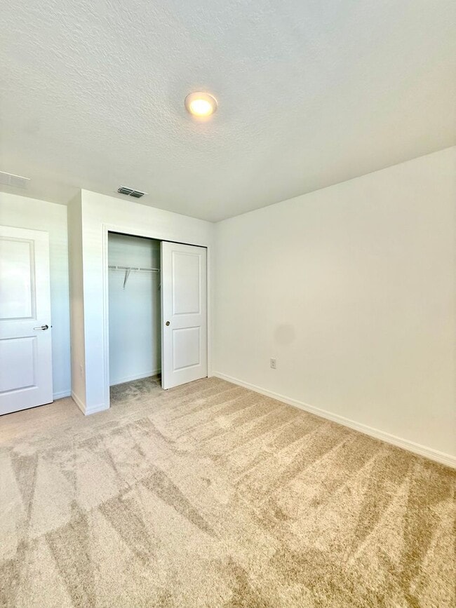 Building Photo - Riverside living redefined - 3Bedrooms/2.5Baths newly built townhome in Edgewater!