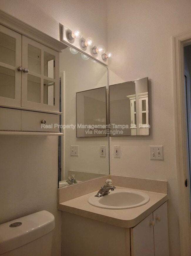 Building Photo - 12514 Hollybrook Ln