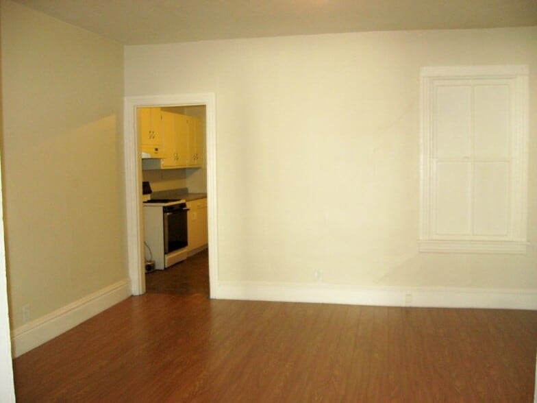 Building Photo - 28 Brainard St