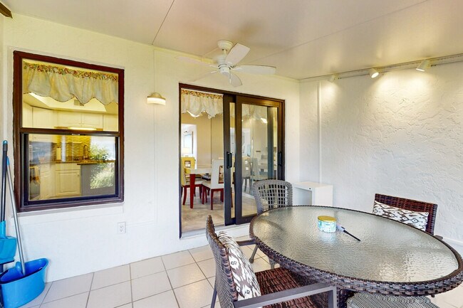 Building Photo - 65 Marco Villas E