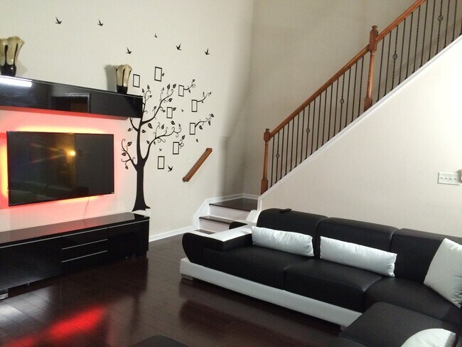 Building Photo - 908 Wendlebury Ct