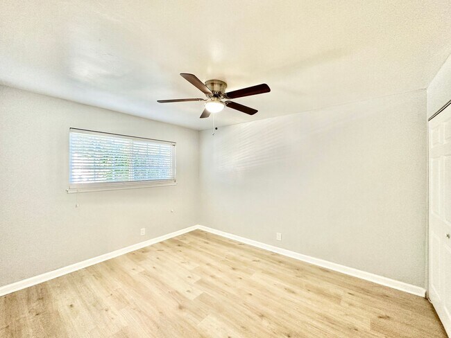 Building Photo - Beautiful, Single-Story, Updated, Private ...