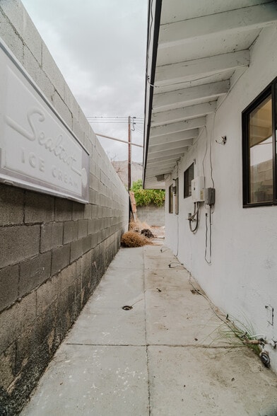 Building Photo - 52801 Avenida Alvarado