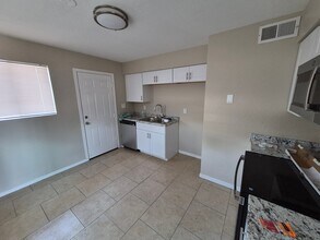 Building Photo - 7110 N 36th Ave