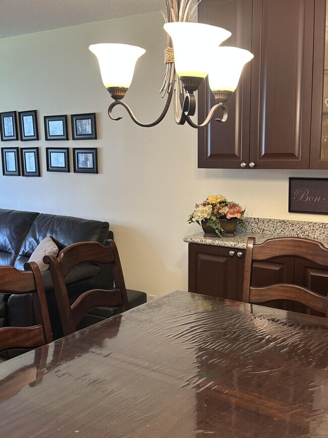 Building Photo - 650 Snug Harbor Dr