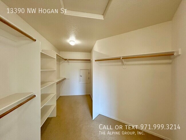 Building Photo - 13390 NW Hogan St