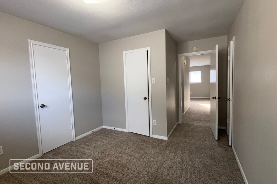 Building Photo - 4151 President's Dr S