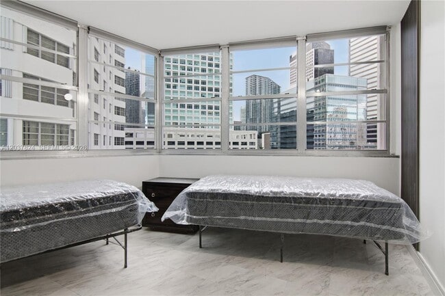 Building Photo - 801 Brickell Bay Dr