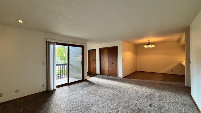 Primary Photo - Doral Apartments
