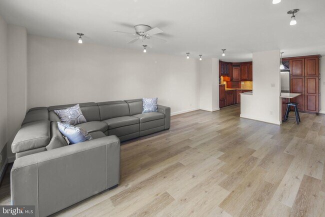 Building Photo - 8340 Greensboro Dr