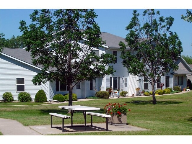 Building Photo - 1704 Lincoln Ave