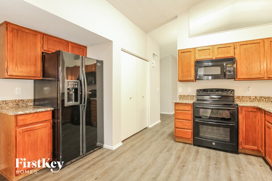 Building Photo - 13269 N 56th Ave