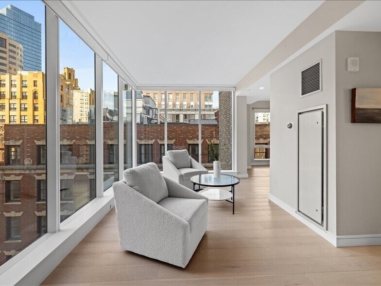 Building Photo - 110 Broad St