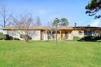 Building Photo - 4000 Sandra Ln