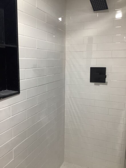 Building Photo - 5009 N Camac St