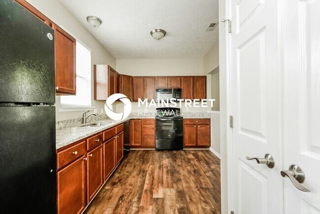 Building Photo - 3 Bedroom Pet-Friendly Home in Indianapoli...