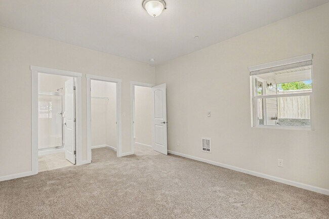 Building Photo - 18025 3rd Dr SE