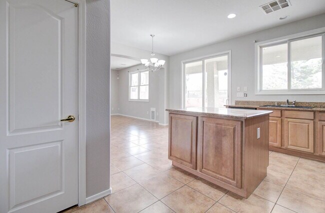 Building Photo - 15882 N 172nd Ln