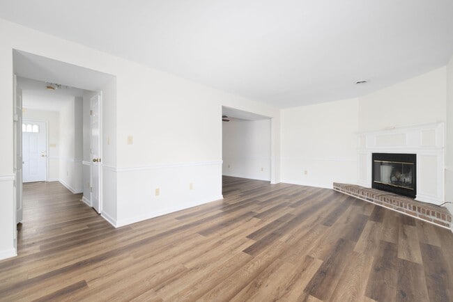 Building Photo - 2007 Williamsburg Square