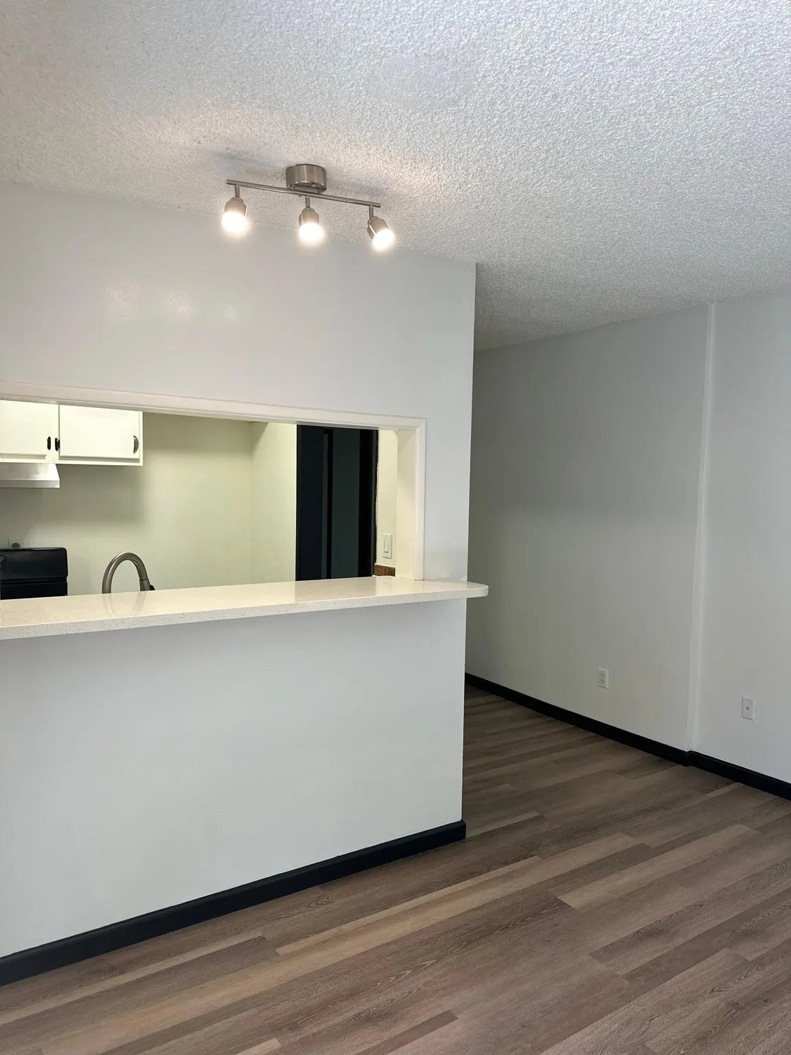 Building Photo - 824 Glenway Dr
