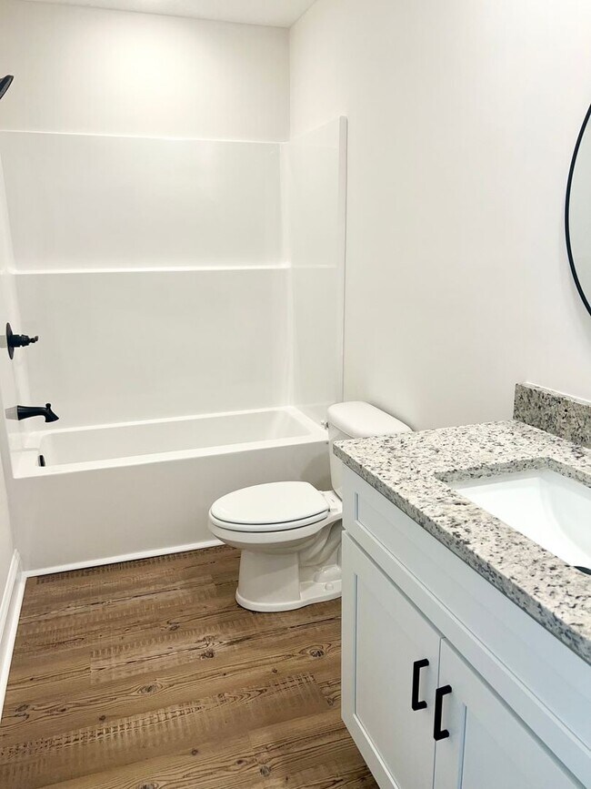 Building Photo - MOVE IN READY! BEAUTIFUL NEW home!!! ??? 3 Bedrooms, 2.5 Baths with garage