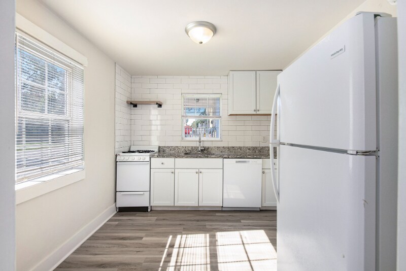 Building Photo - 1904 Hampton Ave