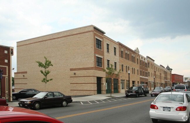 Building Photo - The Hamilton
