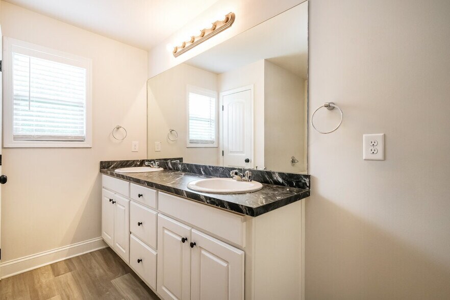 Building Photo - 74 Heartland Cir