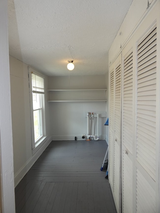 Building Photo - 324 Grace St