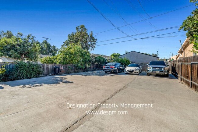 Building Photo - 3220 Casitas Ave