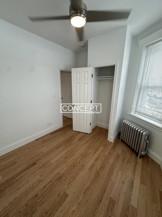 Building Photo - 151 Park Dr