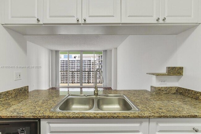 Building Photo - 1756 N Bayshore Dr