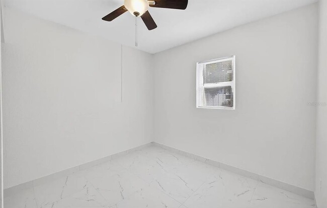 Building Photo - 5519 1/2 Gulfport Blvd S