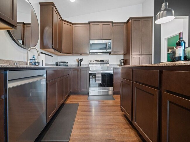 Building Photo - Desirable Kendall Yards Townhouse – Modern Living Near Downtown Spokane (Furnished)