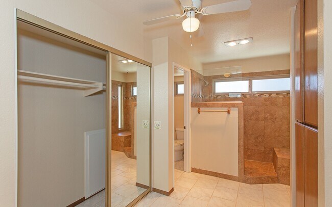 Building Photo - Charming 4 bedroom Home in Oceanside