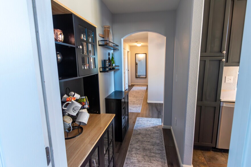 Building Photo - 2875 Blue Sky Cir