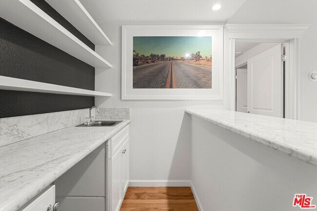 Building Photo - 10671 Holman Ave