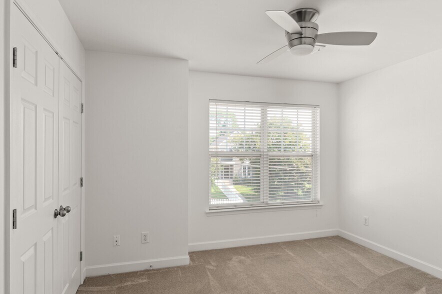 Building Photo - 809 Benton Ave