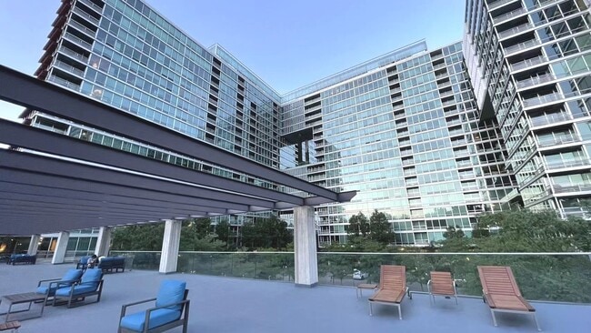 Building Photo - 9655 Woods Dr