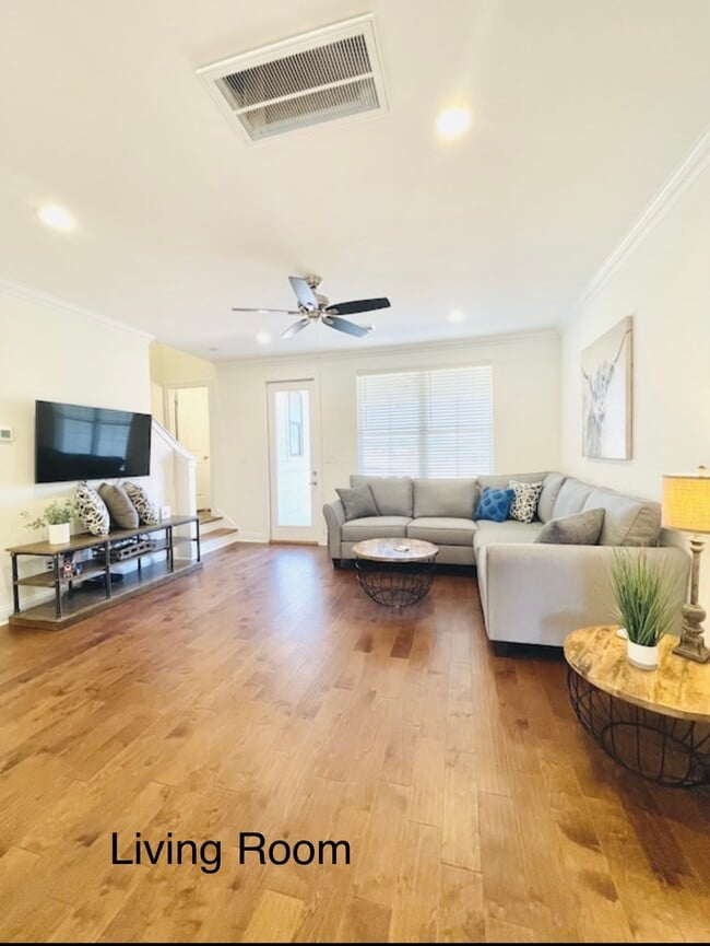 Building Photo - 276 Hydrangea Dr
