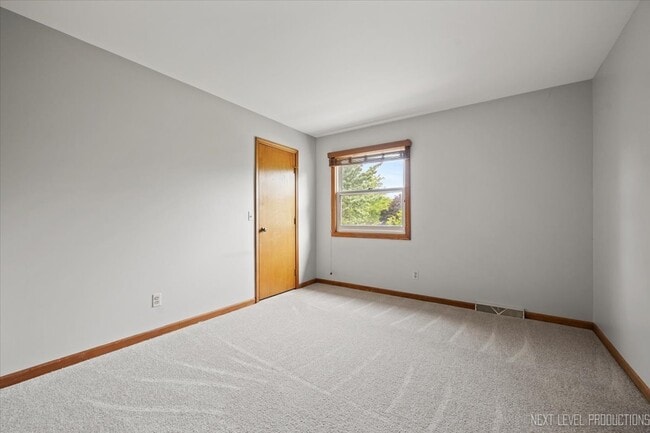 Building Photo - 30 Crofton Ct