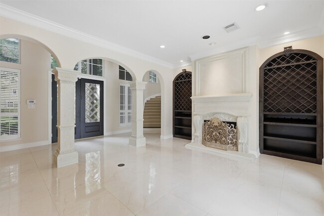 Building Photo - 3315 Riviera Dr