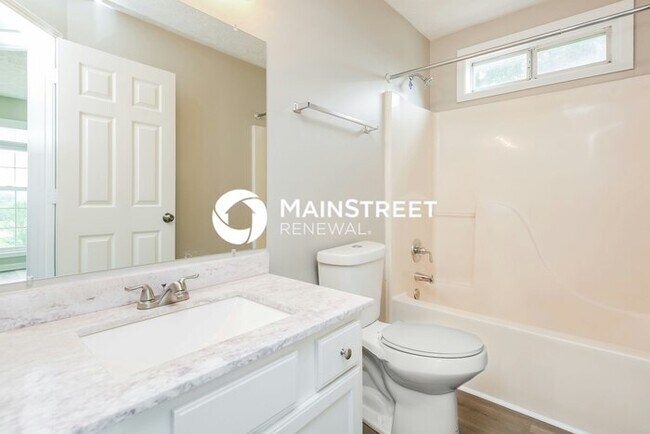 Building Photo - 4 Bedroom Pet-Friendly Home in Flowery Branch, GA with Main Street Renewal