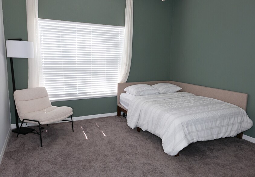 Second Bedroom - 2923 Shadow View Cir